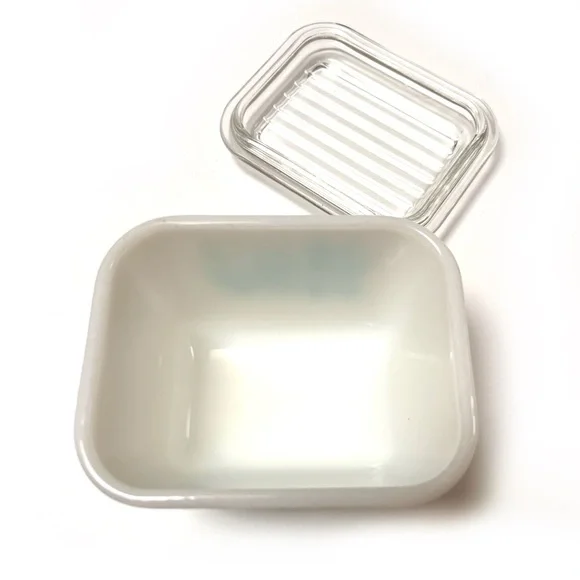 Vintage Pyrex Amish Butterprint 501 Refrigerator Dish with Lid
